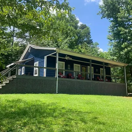 Charming And Comfy Cabin In The Heart Of Pickwick!